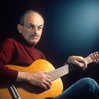 Булат Окуджава - Ах, трубы медные гремят 